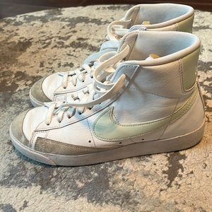Nike blazers size 8.5(worn twice)